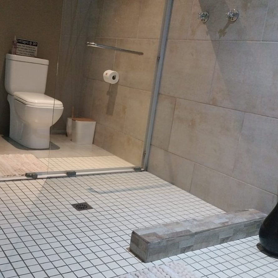 Catfish Cove in Coffee Bay Bathroom