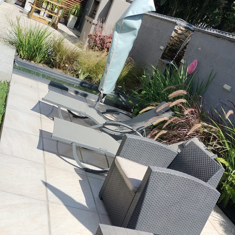 Catfish cove Outside Lounge area