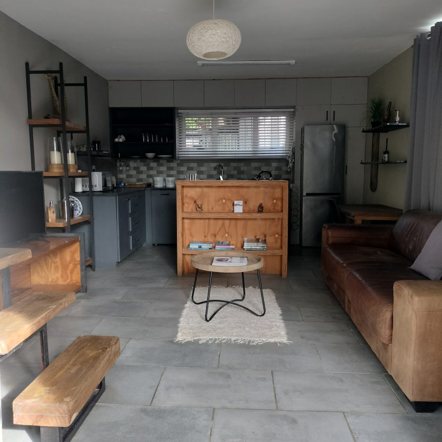 Dorado Digs Wild to West Lounge