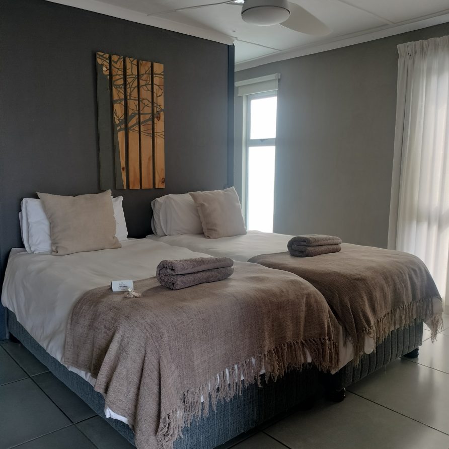 Oyster Oasis Twin Beds